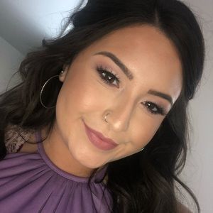 Meet your Posher, Anahica